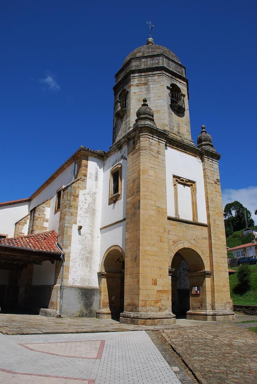 Iglesia de Santa María de Sábada en Lastres, Asturias