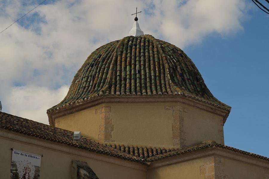 Cúpula de tejas de la iglesia de la Purísima Concepción de Valdeganga